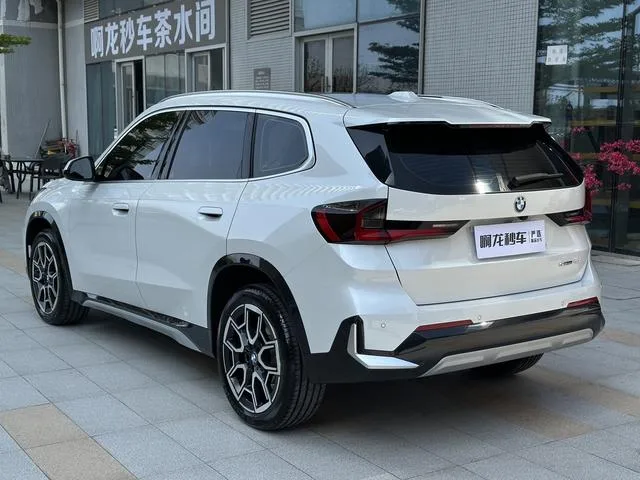 BMW X1 2023 sDrive25Li X Ensemble de conception extérieur photo 10 BMW X1 2023 sDrive25Li X Ensemble de conception extérieur photo 10