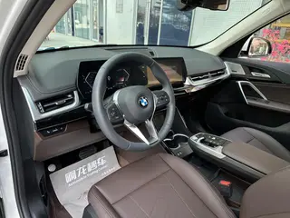 BMW X1 2023 sDrive25Li X Ensemble de conception intérieur photo 18 BMW X1 2023 sDrive25Li X Ensemble de conception intérieur photo 18