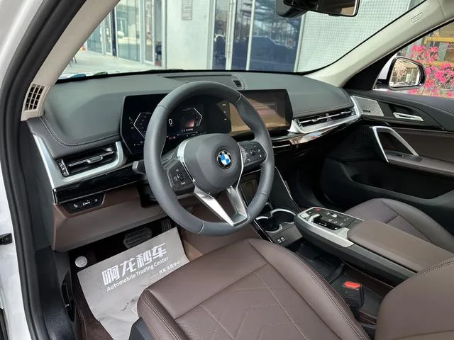BMW X1 2023 sDrive25Li X Ensemble de conception intérieur photo 18 BMW X1 2023 sDrive25Li X Ensemble de conception intérieur photo 18