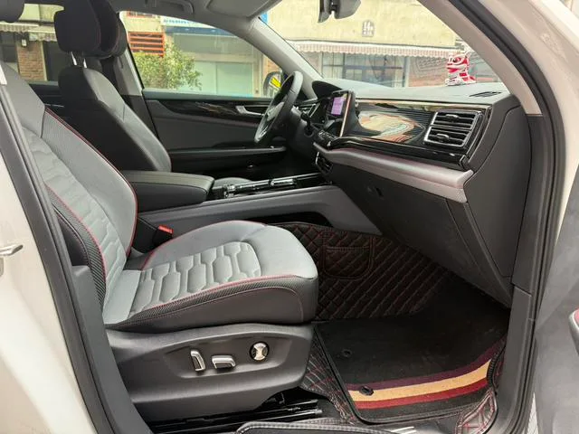 Volkswagen Teramont 2022 Teramont X 380TSI Four-wheel drive Respect Flagship Edition interior photo 14 Volkswagen Teramont 2022 Teramont X 380TSI Four-wheel drive Respect Flagship Edition interior photo 14