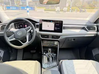 Volkswagen Tayron 2024 330TSI Tracción a dos ruedas de lujo Plus Versión avanzada interior foto 8