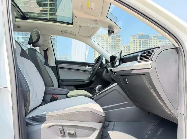 Volkswagen Tayron 2024 330TSI Tracción a dos ruedas de lujo Plus Versión avanzada interior foto 10