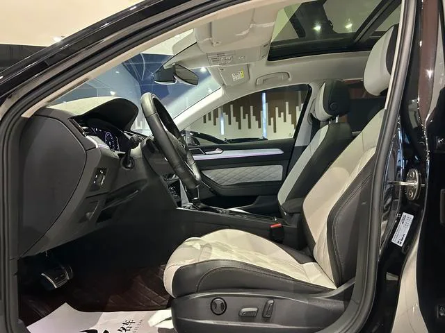 Volkswagen Magotan 2024 200 Diez mil vehículos 330TSI DSG De lujo exterior foto 6