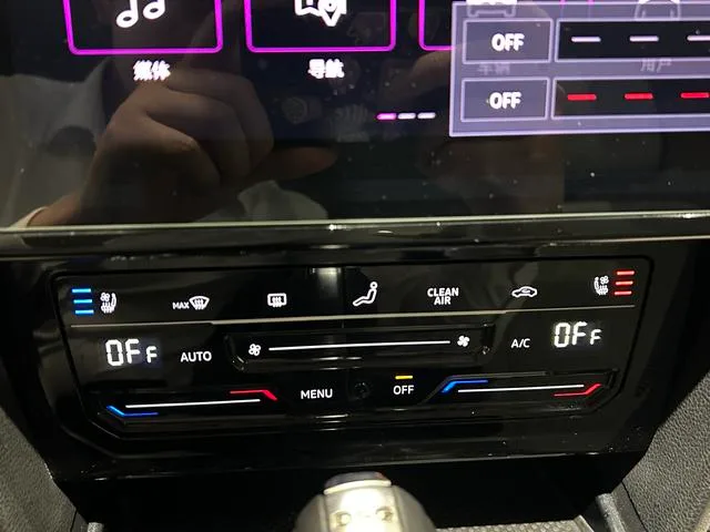 Volkswagen Magotan 2024 200 Diez mil vehículos 330TSI DSG De lujo interior foto 12