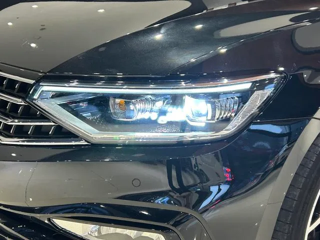 Volkswagen Magotan 2024 200 Diez mil vehículos 330TSI DSG De lujo interior foto 20
