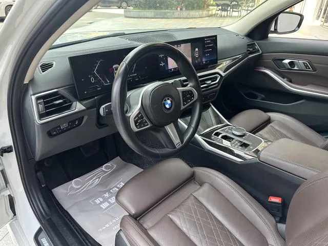 BMW 3 Series 2023 325Li M Conjunto deportivo interior foto 14 BMW 3 Series 2023 325Li M Conjunto deportivo interior foto 14