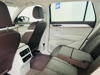 Volkswagen Tavendor 2023 380TSI Four-wheel drive R-Line Cruise Edition interior photo 10