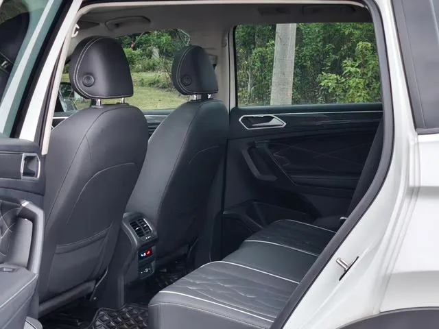 Volkswagen Tiguan L 2022 330TSI Transmission automatique à deux roues motrices R-Line Version de plus en plus intérieur photo 6