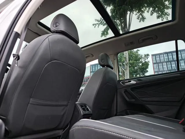 Volkswagen Tiguan L 2022 330TSI Transmission automatique à deux roues motrices R-Line Version de plus en plus intérieur photo 8