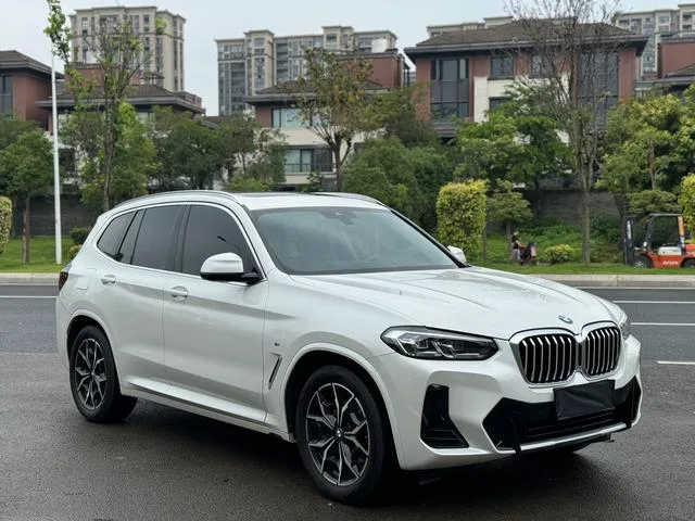 BMW X3 2022 xDrive25i M Conjunto deportivo exterior foto 3 BMW X3 2022 xDrive25i M Conjunto deportivo exterior foto 3