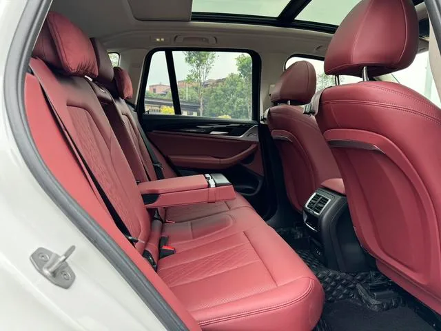 BMW X3 2022 xDrive25i M Conjunto deportivo exterior foto 6 BMW X3 2022 xDrive25i M Conjunto deportivo exterior foto 6