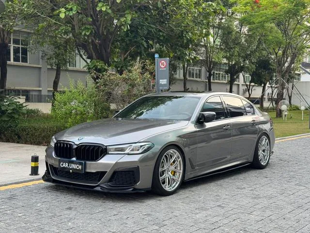 BMW 5 Series 2022 Segundo cambio 530Li Tipo de lujo M Conjunto deportivo exterior foto 1 BMW 5 Series 2022 Segundo cambio 530Li Tipo de lujo M Conjunto deportivo exterior foto 1