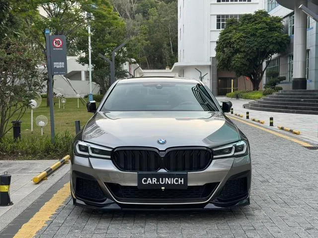 BMW 5 Series 2022 Segundo cambio 530Li Tipo de lujo M Conjunto deportivo exterior foto 2 BMW 5 Series 2022 Segundo cambio 530Li Tipo de lujo M Conjunto deportivo exterior foto 2