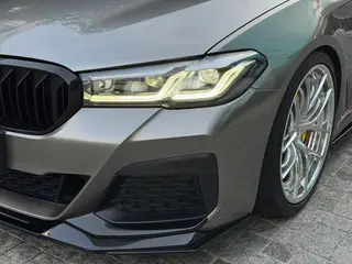 BMW 5 Series 2022 Segundo cambio 530Li Tipo de lujo M Conjunto deportivo exterior foto 5 BMW 5 Series 2022 Segundo cambio 530Li Tipo de lujo M Conjunto deportivo exterior foto 5