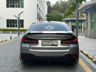 BMW 5 Series 2022 Segundo cambio 530Li Tipo de lujo M Conjunto deportivo exterior foto 7 BMW 5 Series 2022 Segundo cambio 530Li Tipo de lujo M Conjunto deportivo exterior foto 7