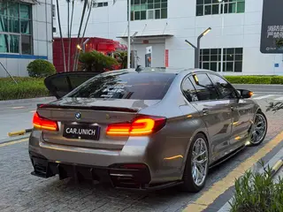 BMW 5 Series 2022 Segundo cambio 530Li Tipo de lujo M Conjunto deportivo exterior foto 9 BMW 5 Series 2022 Segundo cambio 530Li Tipo de lujo M Conjunto deportivo exterior foto 9