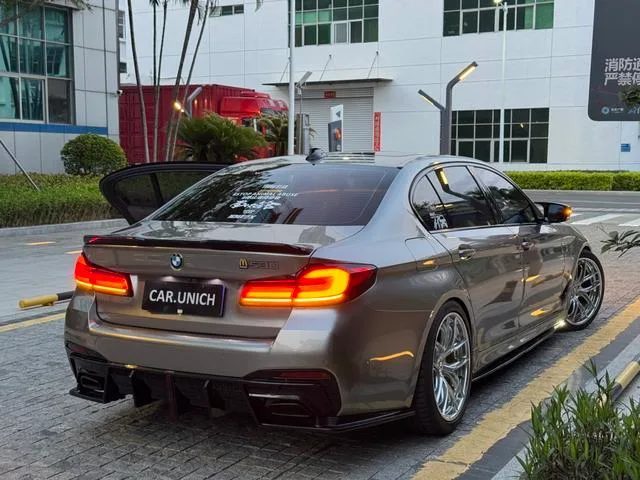 BMW 5 Series 2022 Segundo cambio 530Li Tipo de lujo M Conjunto deportivo exterior foto 9 BMW 5 Series 2022 Segundo cambio 530Li Tipo de lujo M Conjunto deportivo exterior foto 9