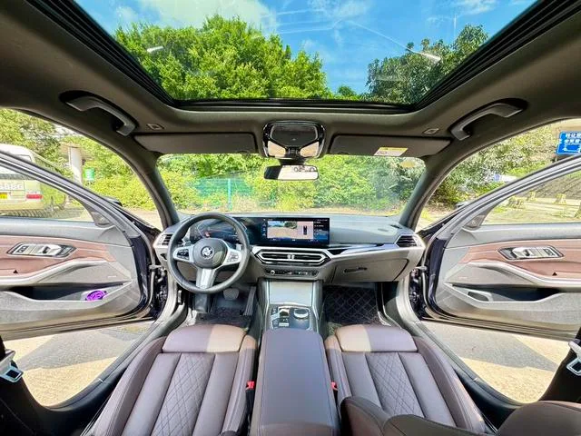 BMW 3 Series 2023 325i M Conjunto deportivo interior foto 12 BMW 3 Series 2023 325i M Conjunto deportivo interior foto 12