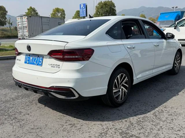 Volkswagen Lavida 2024 300TSI DSG Star Leading Edition interior photo 9