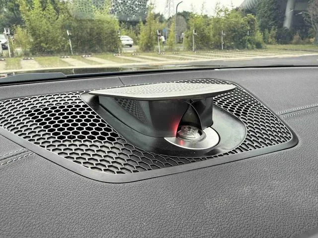 BMW 3 Series 2023 325Li M Ensemble de sport intérieur photo 16