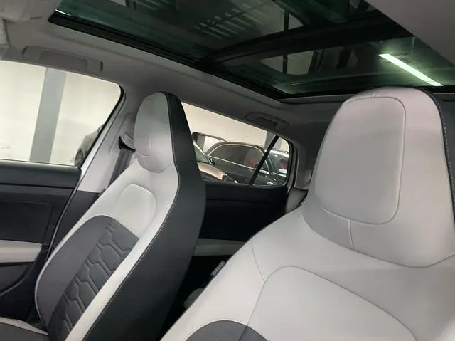 Volkswagen Tharu 2025 New talent 300TSI Sharp Edition interior photo 7 Volkswagen Tharu 2025 New talent 300TSI Sharp Edition interior photo 7
