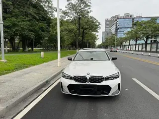 BMW 3 Series 2025 325i M Sports suit exterior photo 2 BMW 3 Series 2025 325i M Sports suit exterior photo 2
