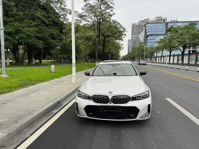 BMW 3 Series 2025 325i M Sports suit exterior photo 2 BMW 3 Series 2025 325i M Sports suit exterior photo 2