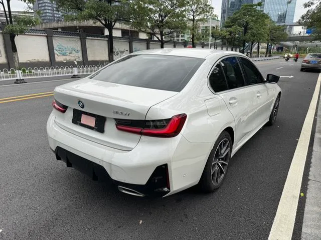 BMW 3 Series 2025 325i M Sports suit exterior photo 4 BMW 3 Series 2025 325i M Sports suit exterior photo 4