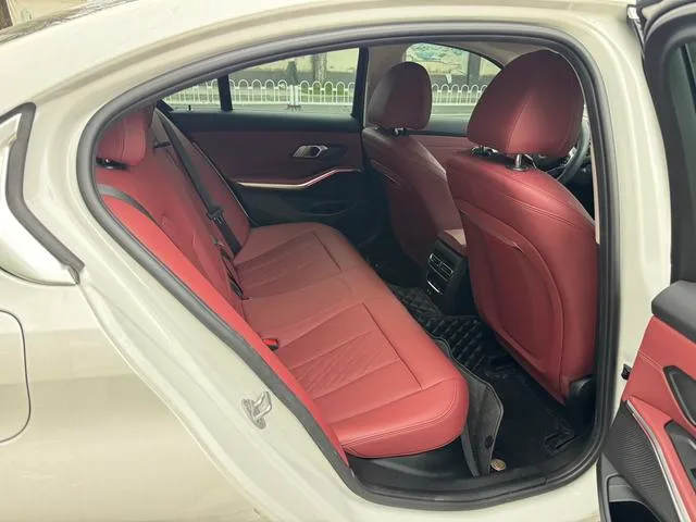 BMW 3 Series 2025 325i M Sports suit exterior photo 8 BMW 3 Series 2025 325i M Sports suit exterior photo 8