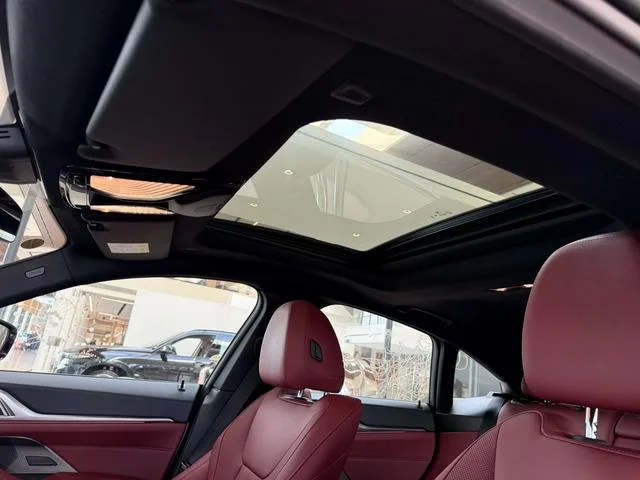 BMW 4 Series 2023 425i Gran Coupe M Traje nocturno deportivo Yao interior foto 14 BMW 4 Series 2023 425i Gran Coupe M Traje nocturno deportivo Yao interior foto 14