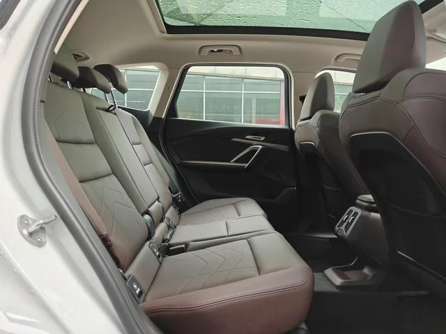BMW X1 2023 sDrive25Li M Sports suit interior photo 8 BMW X1 2023 sDrive25Li M Sports suit interior photo 8