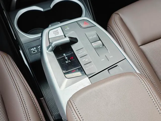 BMW X1 2023 sDrive25Li M Sports suit interior photo 11 BMW X1 2023 sDrive25Li M Sports suit interior photo 11