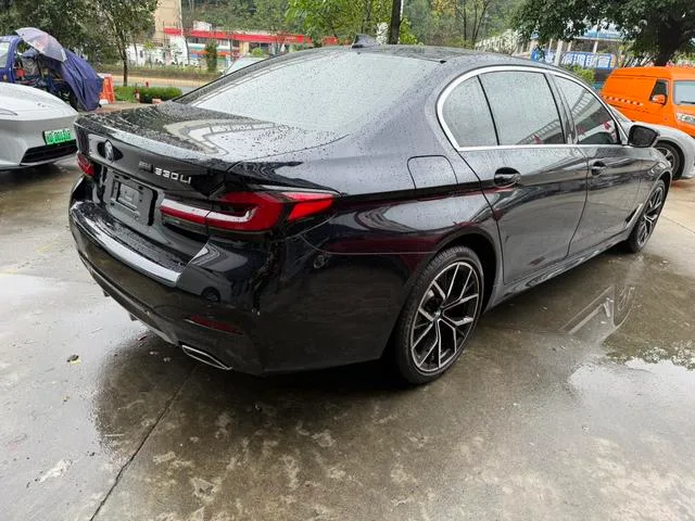 BMW 5 Series 2022 Reforma 530Li Tipo de lujo M Conjunto deportivo exterior foto 4 BMW 5 Series 2022 Reforma 530Li Tipo de lujo M Conjunto deportivo exterior foto 4