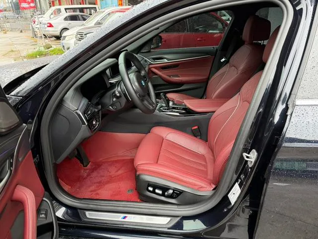 BMW 5 Series 2022 Reforma 530Li Tipo de lujo M Conjunto deportivo exterior foto 6 BMW 5 Series 2022 Reforma 530Li Tipo de lujo M Conjunto deportivo exterior foto 6
