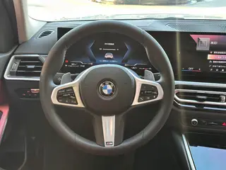 BMW 3 Series 2023 320Li M Conjunto deportivo interior foto 11 BMW 3 Series 2023 320Li M Conjunto deportivo interior foto 11