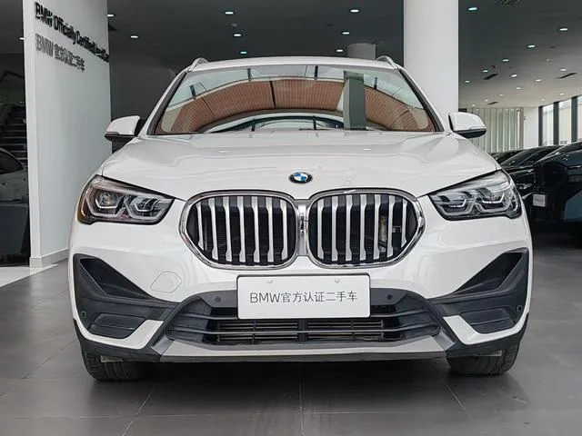 BMW X1 2022 sDrive25Li Лидирующий экстерьер фото 2 BMW X1 2022 sDrive25Li Лидирующий экстерьер фото 2