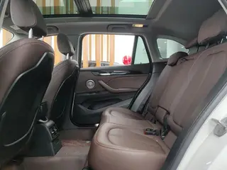 BMW X1 2022 sDrive25Li Лидирующий экстерьер фото 6 BMW X1 2022 sDrive25Li Лидирующий экстерьер фото 6