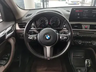 BMW X1 2022 sDrive25Li Лидирующий интерьер фото 9 BMW X1 2022 sDrive25Li Лидирующий интерьер фото 9