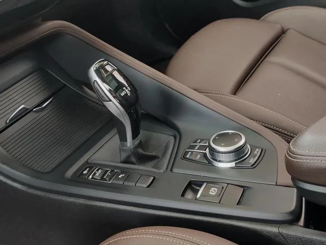 BMW X1 2022 sDrive25Li Лидирующий интерьер фото 10 BMW X1 2022 sDrive25Li Лидирующий интерьер фото 10