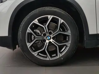 BMW X1 2022 sDrive25Li Лидирующий интерьер фото 15 BMW X1 2022 sDrive25Li Лидирующий интерьер фото 15