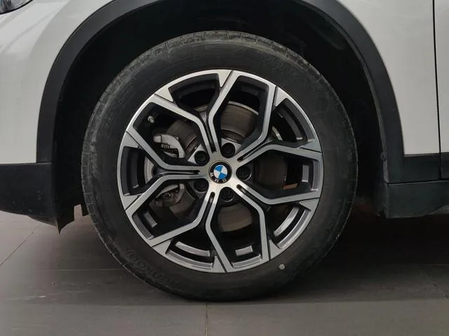 BMW X1 2022 sDrive25Li Лидирующий интерьер фото 15 BMW X1 2022 sDrive25Li Лидирующий интерьер фото 15