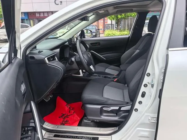 Toyota Frontlander 2023 2.0L CVT Versión líder exterior foto 8