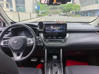 Toyota Frontlander 2023 2.0L CVT Versión líder interior foto 11