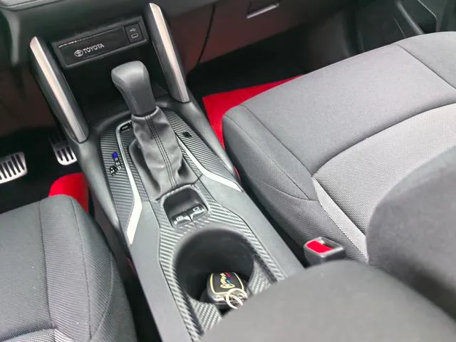 Toyota Frontlander 2023 2.0L CVT Versión líder interior foto 15