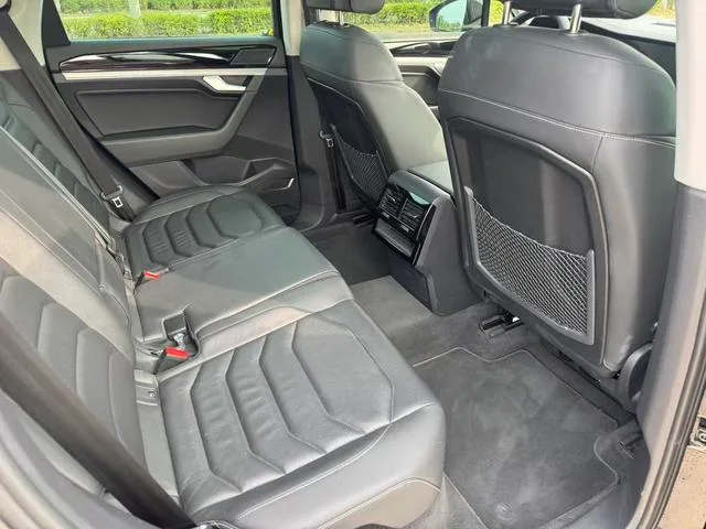 Volkswagen Touareg 2022 2.0TSI Edición Rui Shang interior foto 12