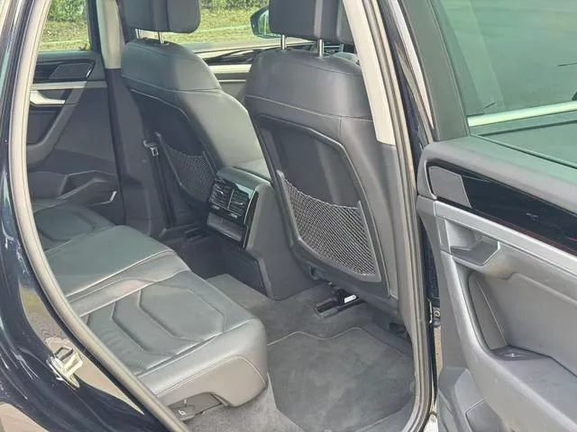 Volkswagen Touareg 2022 2.0TSI Edición Rui Shang interior foto 13