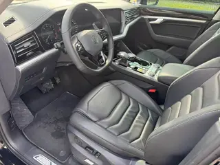 Volkswagen Touareg 2022 2.0TSI Edición Rui Shang interior foto 14
