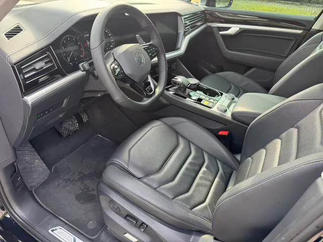 Volkswagen Touareg 2022 2.0TSI Edición Rui Shang interior foto 14