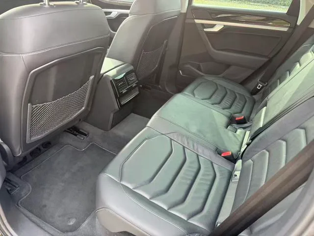 Volkswagen Touareg 2022 2.0TSI Edición Rui Shang interior foto 16