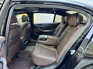 BMW 5 Series 2023 530Li Tipo de lujo M Conjunto deportivo exterior foto 4